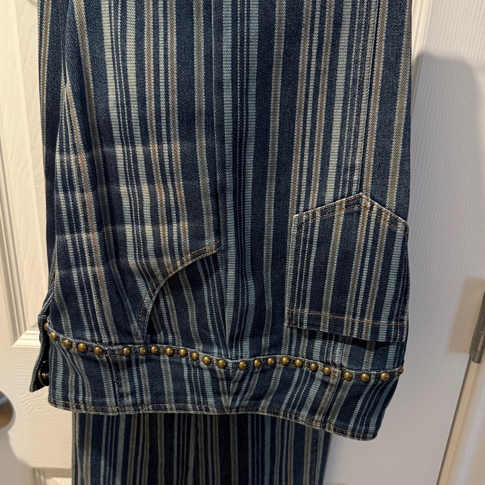 DOUBLE D Wide leg western striped jeans 
DD with grommets all around top